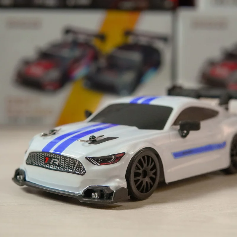 1:24 Scale 4WD High-Speed Remote Control Drift Car